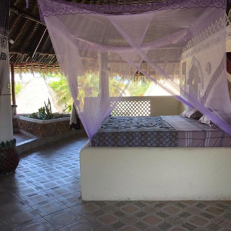 Coconut Village Beach Resort شاطئ دياني المظهر الخارجي الصورة