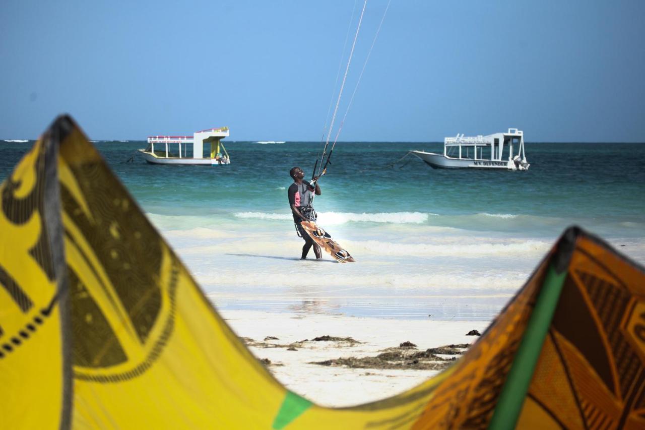 Coconut Village Beach Resort شاطئ دياني المظهر الخارجي الصورة