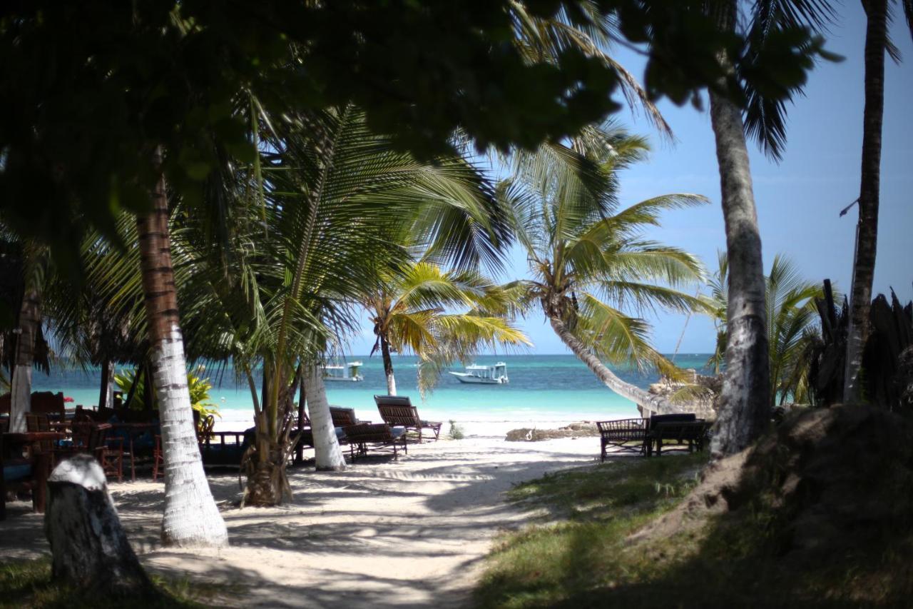 Coconut Village Beach Resort شاطئ دياني المظهر الخارجي الصورة
