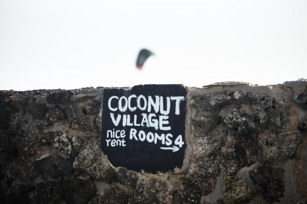 Coconut Village Beach Resort شاطئ دياني المظهر الخارجي الصورة