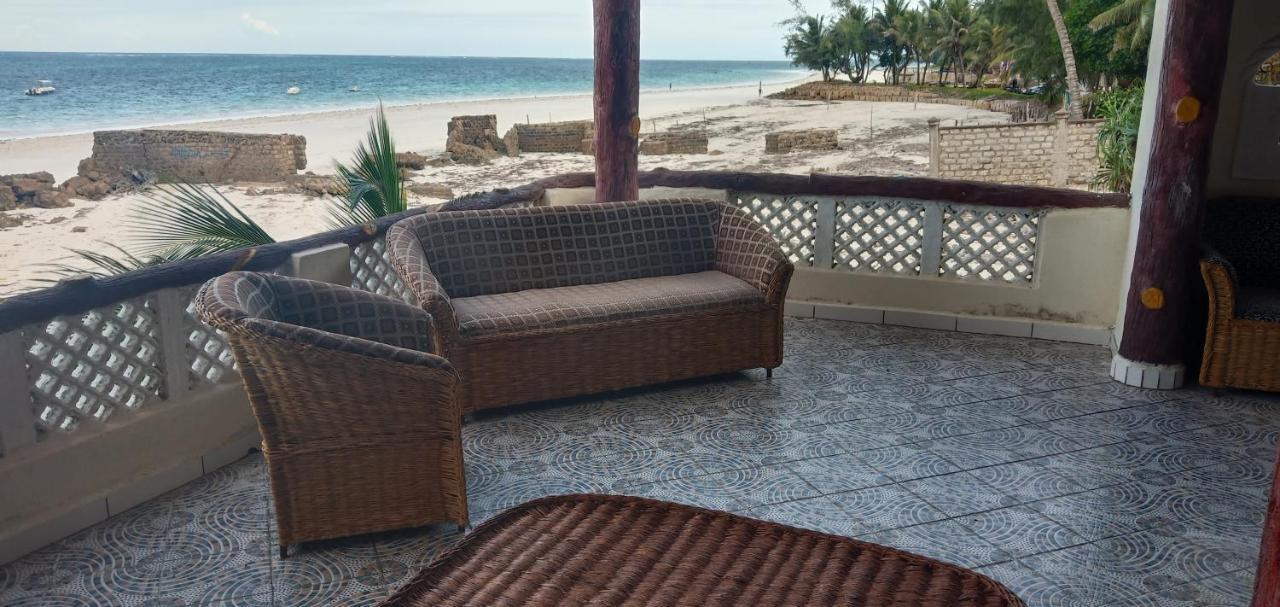 Coconut Village Beach Resort شاطئ دياني المظهر الخارجي الصورة