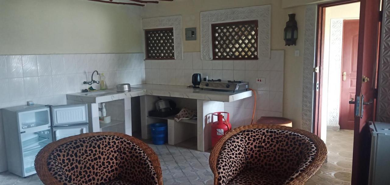 Coconut Village Beach Resort شاطئ دياني المظهر الخارجي الصورة