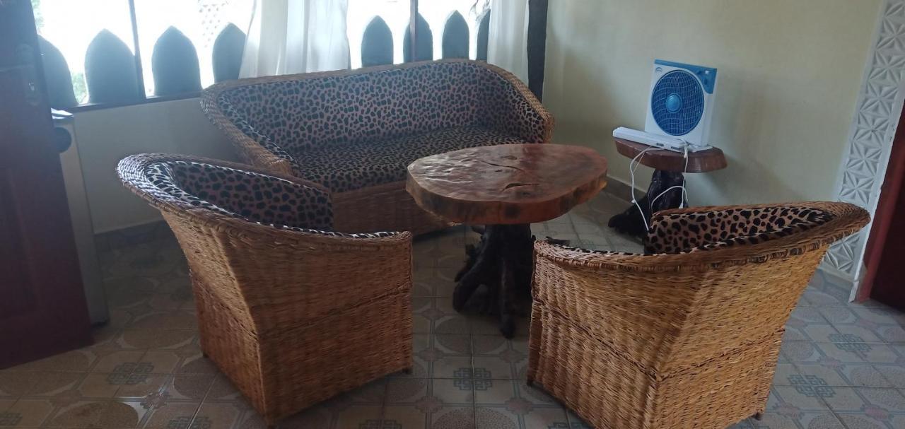 Coconut Village Beach Resort شاطئ دياني المظهر الخارجي الصورة