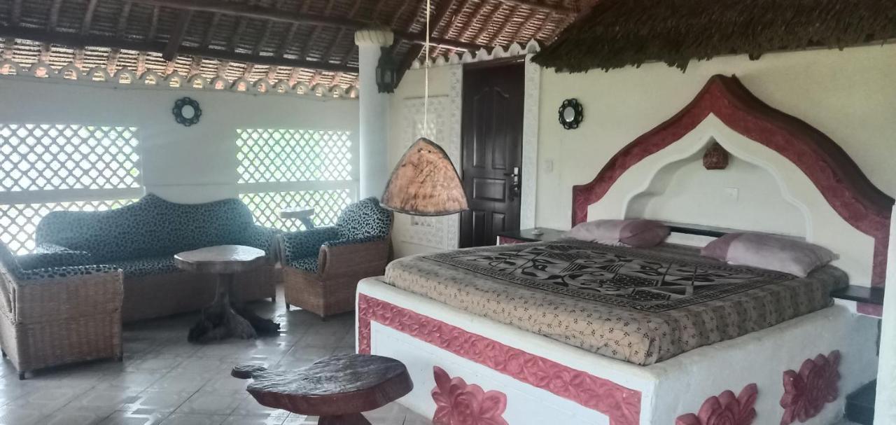 Coconut Village Beach Resort شاطئ دياني المظهر الخارجي الصورة