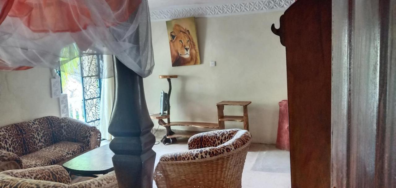 Coconut Village Beach Resort شاطئ دياني المظهر الخارجي الصورة