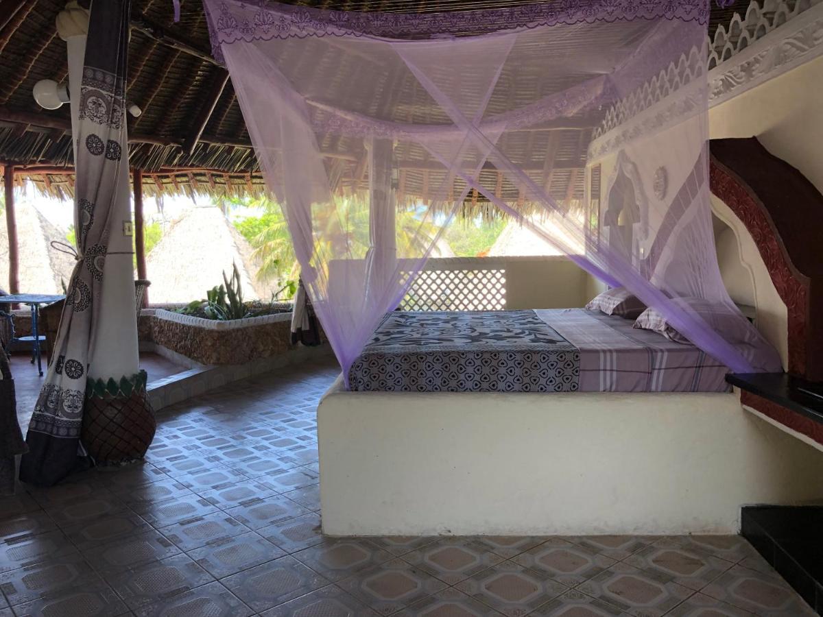 Coconut Village Beach Resort شاطئ دياني المظهر الخارجي الصورة