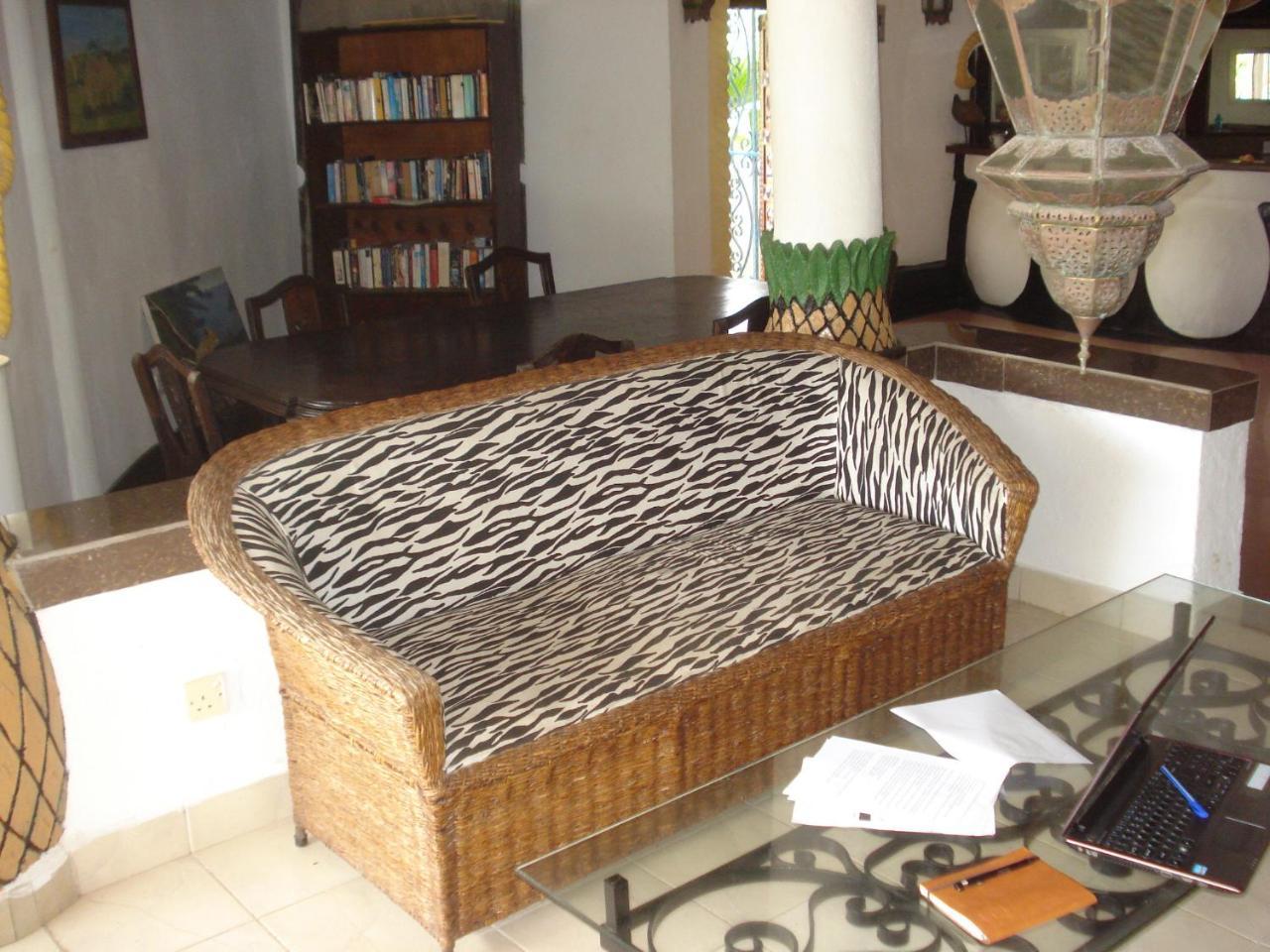 Coconut Village Beach Resort شاطئ دياني الغرفة الصورة