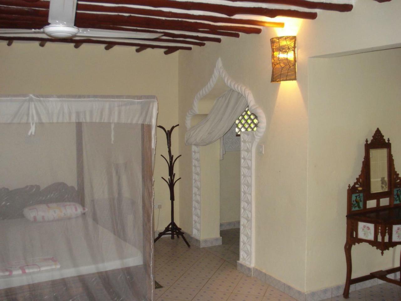 Coconut Village Beach Resort شاطئ دياني الغرفة الصورة